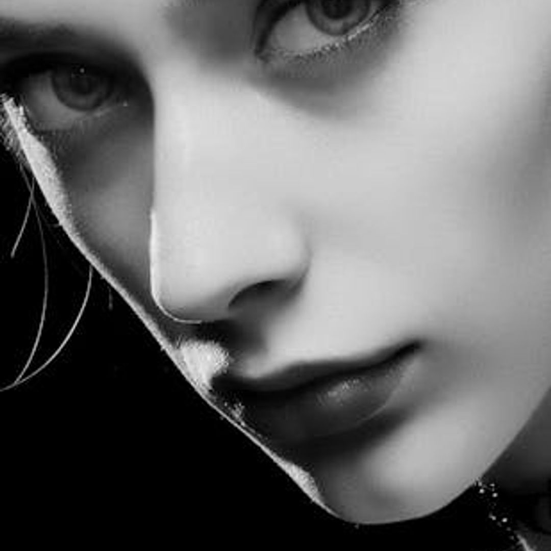 The Unspoken Bond: How Your Inner Circle Uplifts You During Life's New Beginnings