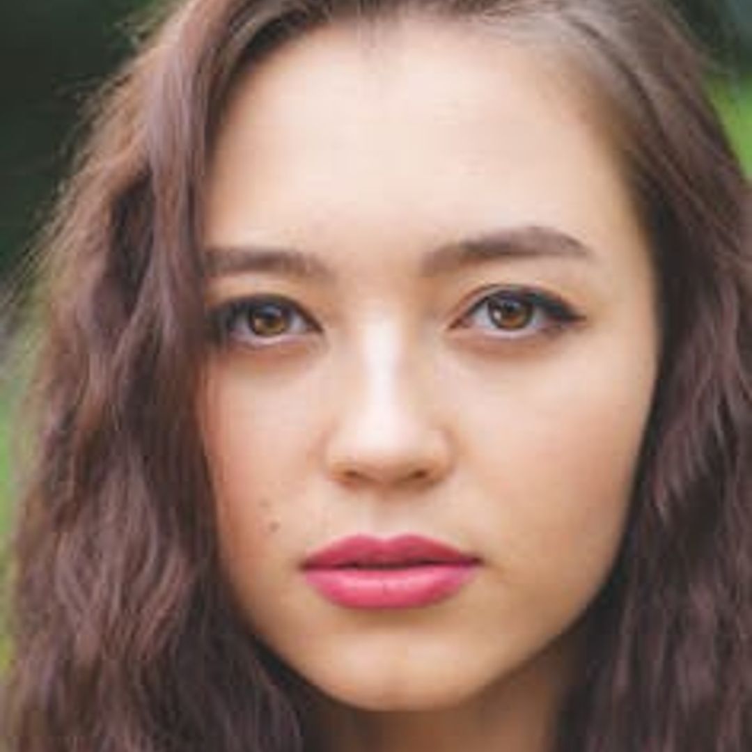 5 Heartwarming Ways Your Friends Are Your Secret Superheroes Right Now