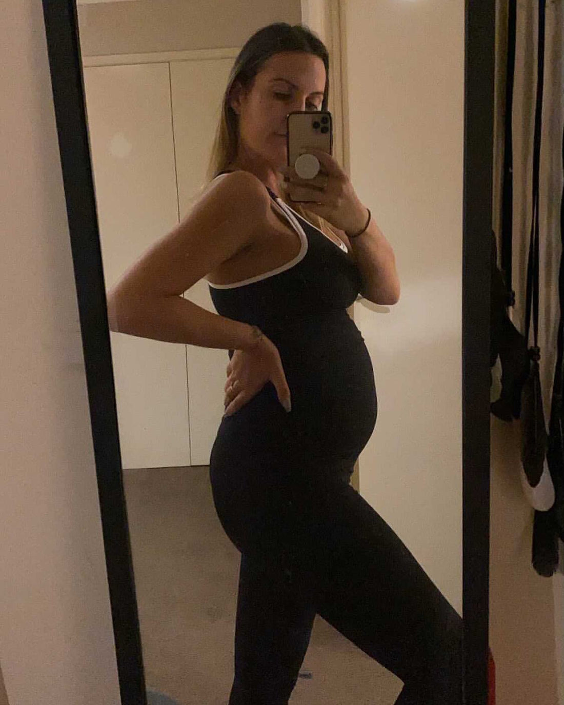 Red carpet stretch meets third trimester realness