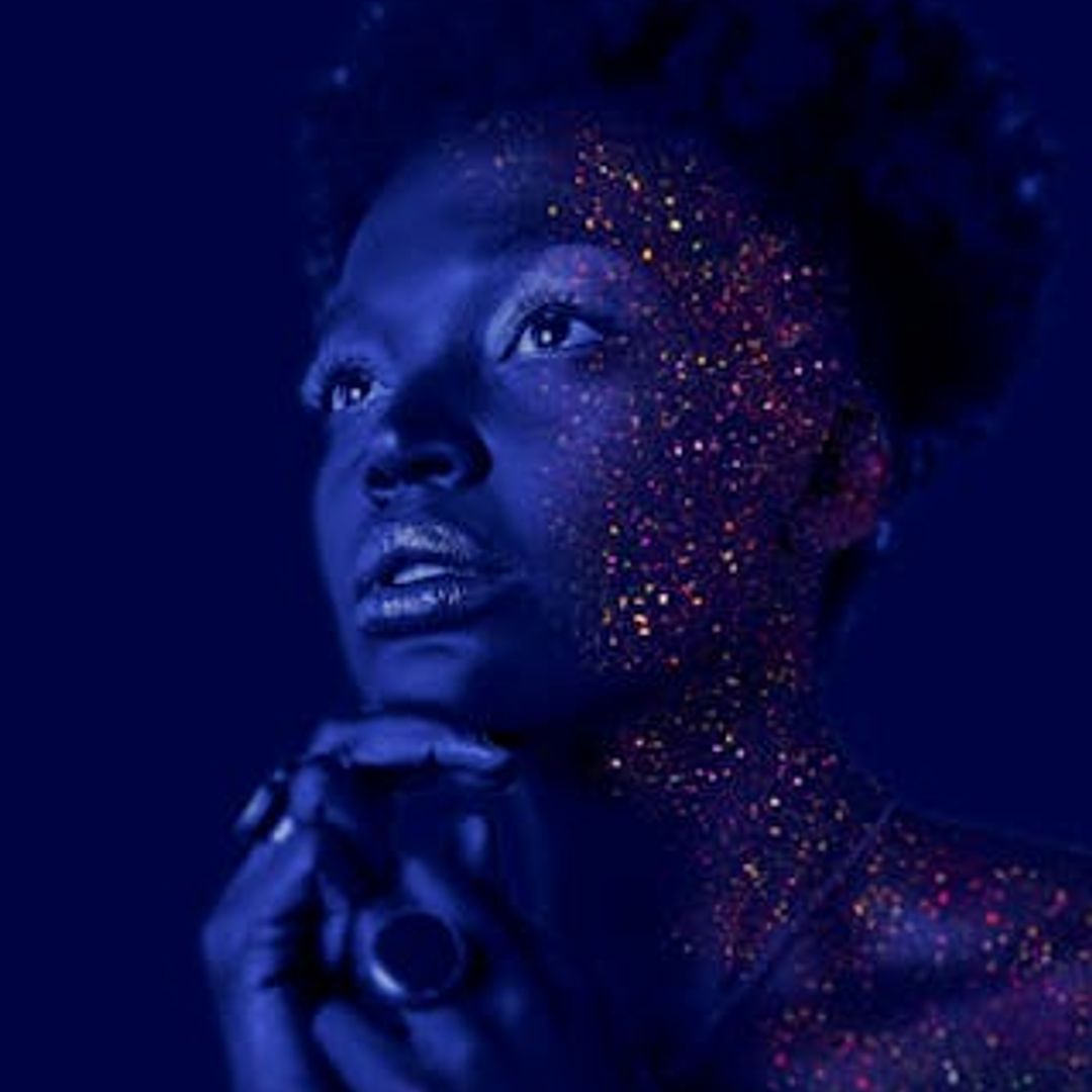 The Ultimate Guide to Nurturing Friendships When You're Glowing from the Inside Out